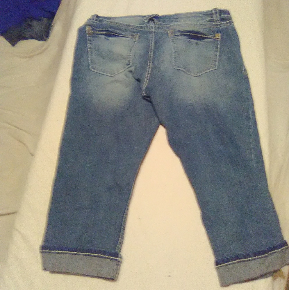 NOBO Women's Capri's